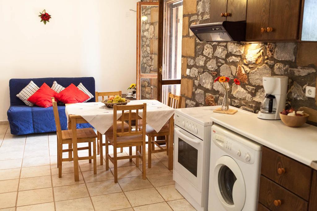Villa Io à Stoúpa Extérieur photo