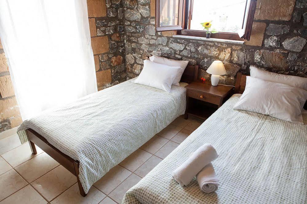 Villa Io à Stoúpa Extérieur photo