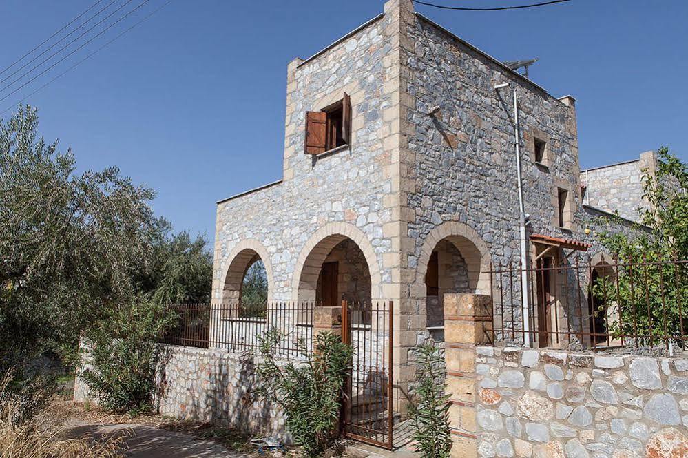Villa Io à Stoúpa Extérieur photo
